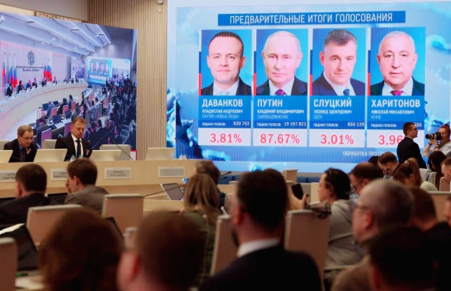 Ribuan Warga:Rusia,Rayakan Kemenangan Putin