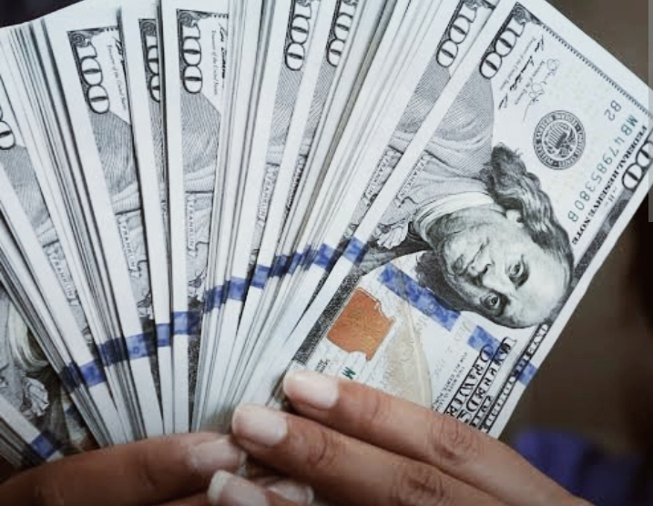 Demam Tinggi:Dolar AS Keok Mata Uang Asia, Rupiah Ambruk 