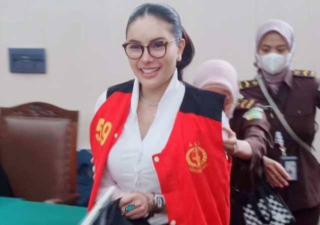 Dipanggil KPK:Nikita Mirzani Terkait Pelaporannya Kasus Dugaan Suap Penegak Hukum 