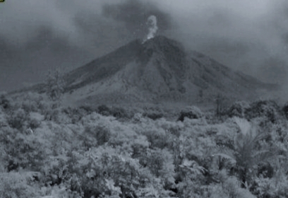 Sabtu Pagi, Muntahkan:Gunung Semeru Erupsi 3 Kali 