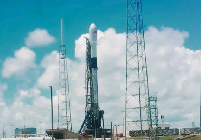 Roket SpaceX Falcon 9:Satelit Merah Putih 2 Telkom Sukses Meluncur 