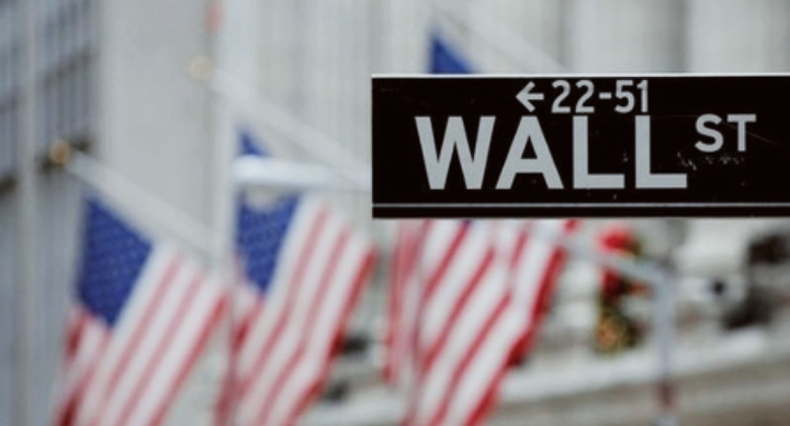 Terbuka Penuh Senyuman Manis:Wall Street  Menyambut 2025