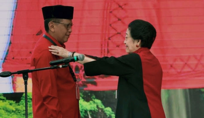 Megawati Melantik Kembali :Sekjen PDIP Hasto Kristiyanto