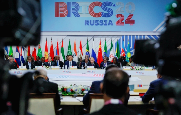 Membatasi Pengunaan Mata Uang Dollar Amerika Serikat: Masuk BRICS, Indonesia Semangkin Yakin