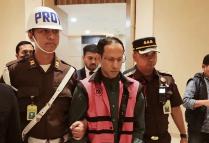 Penangguhan Sementara :Penahanan Nadiem Makarim Karena Jalani Operasi 