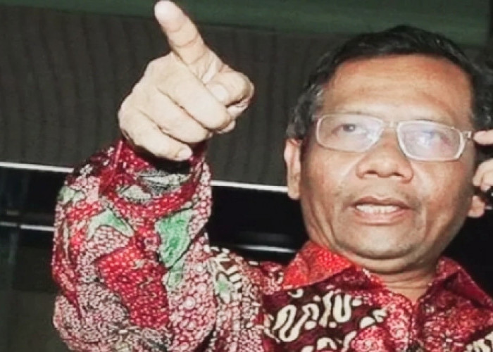 Jengkel Mahfud MD ke PPATK: Kepanikan Mahasiswi Mau Bayar UKT Rekening Diblokir 