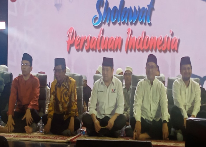 Sholawat Persatuan Indonesia Dihadiri Cawapres Mahfud MD 