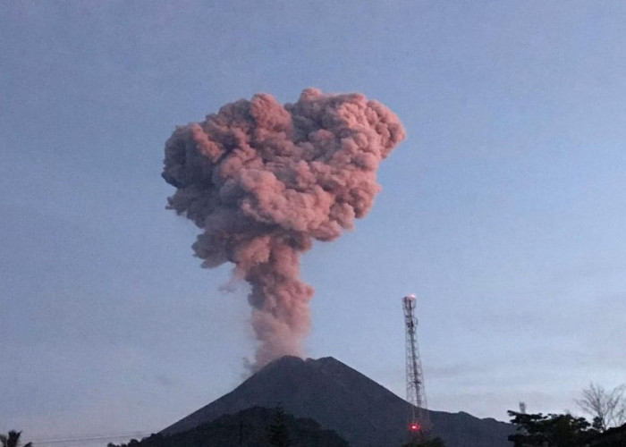 Gunung Merapi Kembali Erupsi