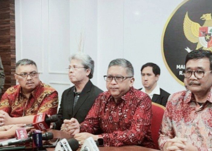 Lebaran:Hasto Tegaskan Tak Ada Pertemuan KETUA UMUM PDIP dan Jokowi 