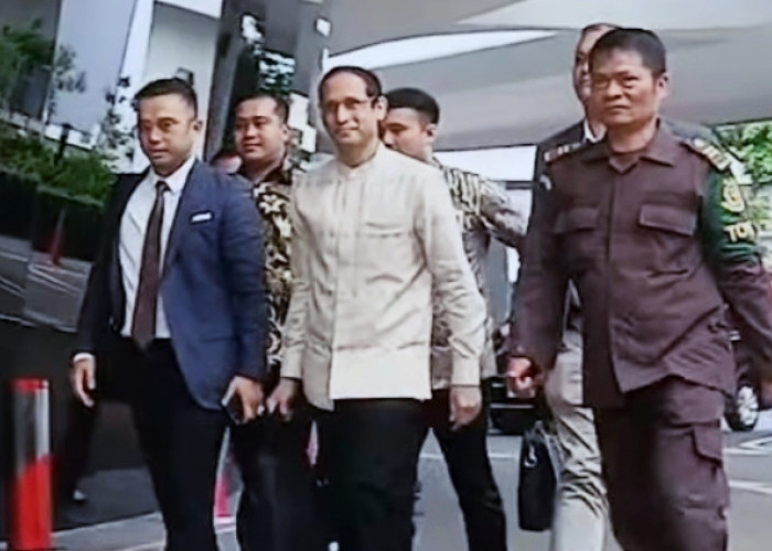 Tolak Kajian soal Laptop:Ibrahim Arief Tak Sesuai Permintaan Nadiem 
