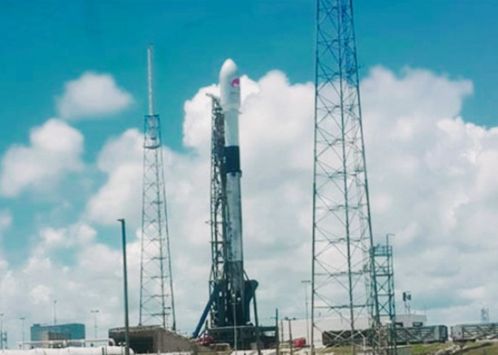 Roket SpaceX Falcon 9:Satelit Merah Putih 2 Telkom Sukses Meluncur 