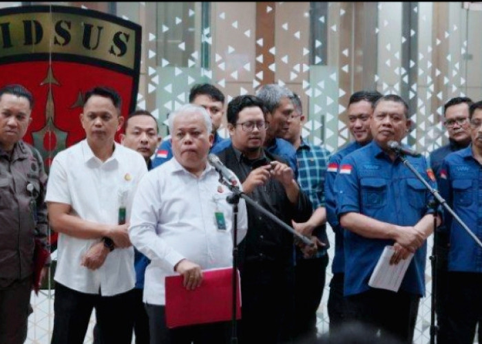 Diduga Milik Riza Chalid: Kejagung Sita Uang Tunai hingga Mobil Mewah 