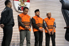 Ayah Dan Anak Terciduk OTT:KPK Tetapkan Bupati Bekasi  Tersangka Suap Ijon Proyek